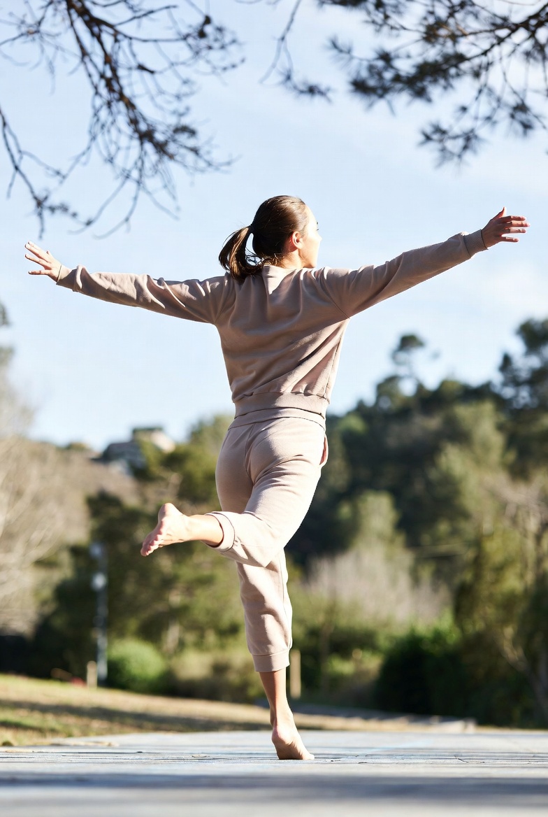 Rutinitas Harian yang Ringan dan Menyenangkan: Menyisipkan Gerakan Kecil dengan Penuh Kelembutan